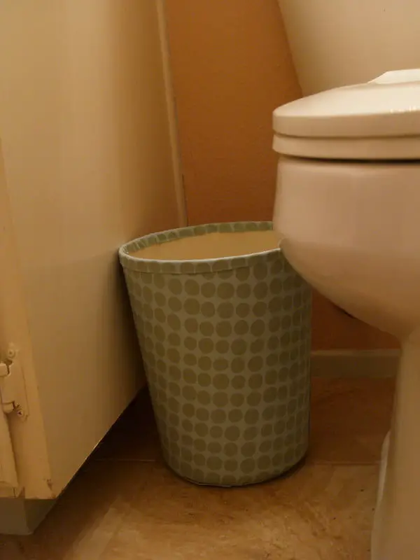 manufactured home bathroom wastebaskets