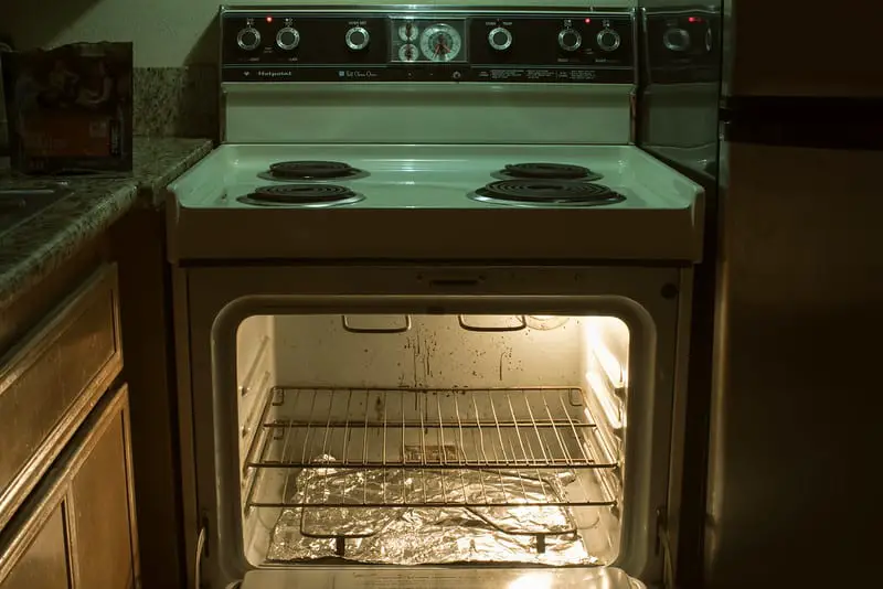 Is It Safe To Use The Oven Without A Light Bulb? Manufactured Home