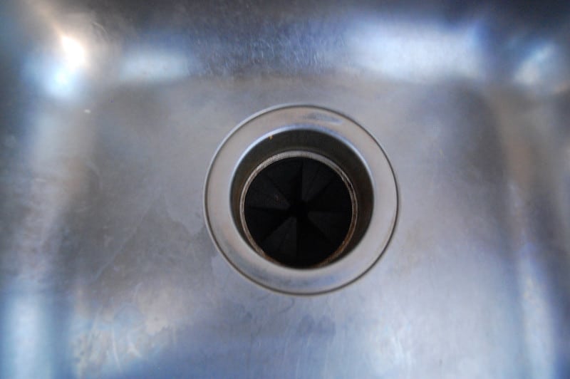 Can You Run the Dishwasher and Garbage Disposal at The Same Time? (It