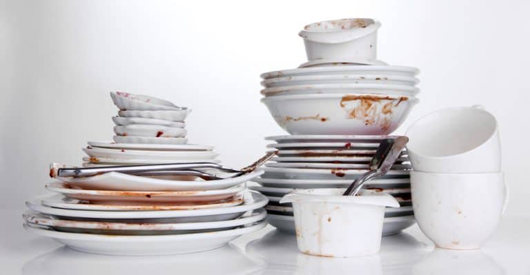 Should You Leave Dirty Dishes in The Sink or On the Counter? 